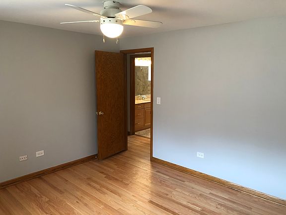 5th image of 4605 N Sayre Ave #3A