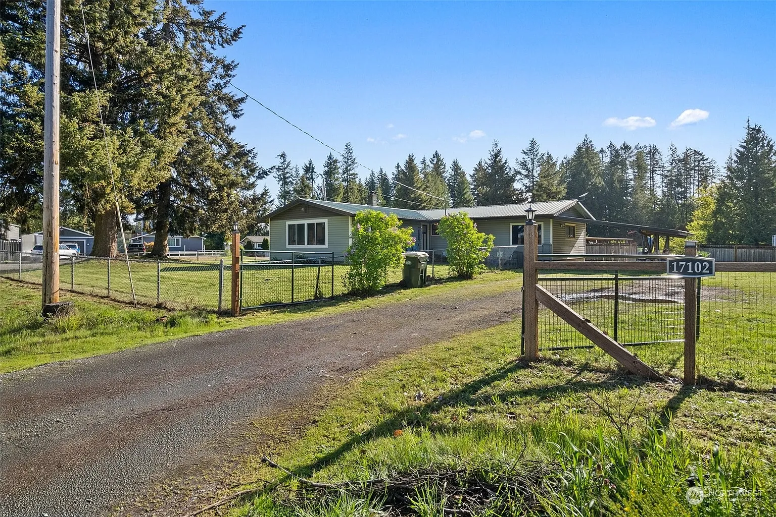 17102 Muskrat Drive SE photo 1