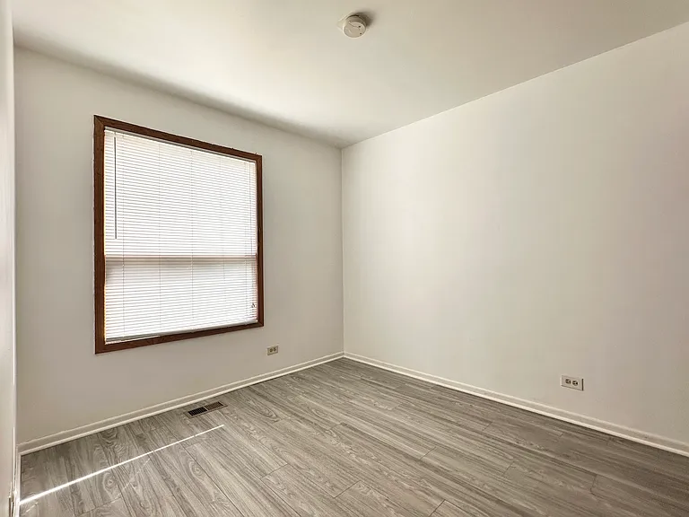 436 Bayview Ave — Photo 8