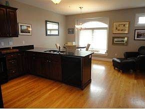 Large Eat-In Kitchen