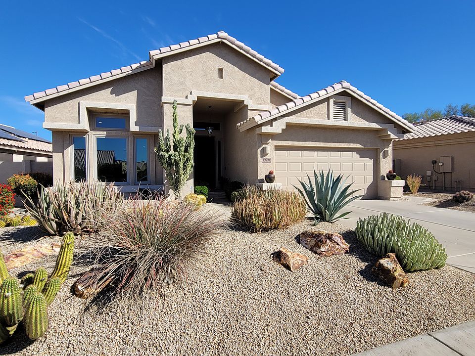 Tatum Ranch - Ideal location just minutes from walking paths, golf course and shopping