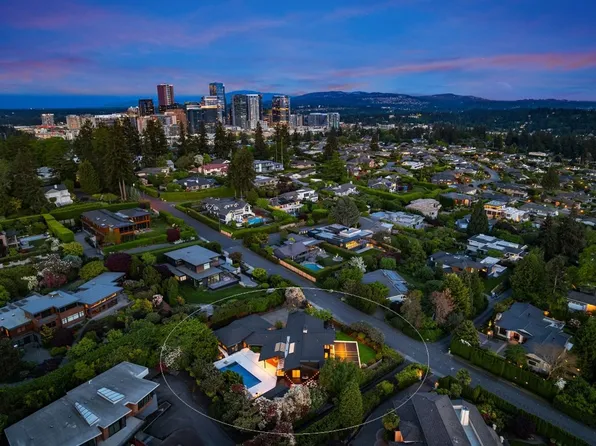9242 NE 14th St, Clyde Hill, WA 98004