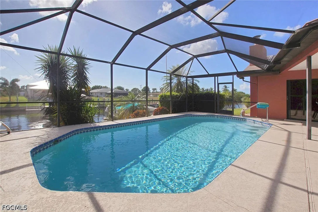 3 bed, 2.0 bath, 1799 sqft, $5,285 — Photo 1