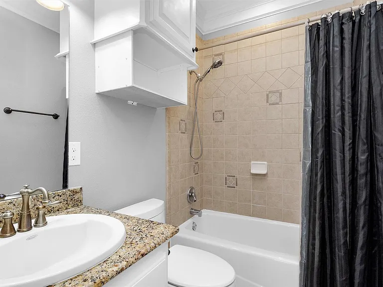 304 Vincent St — Photo 18