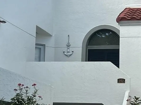 649 Beachwalk CIR #C202, NAPLES, FL 34108