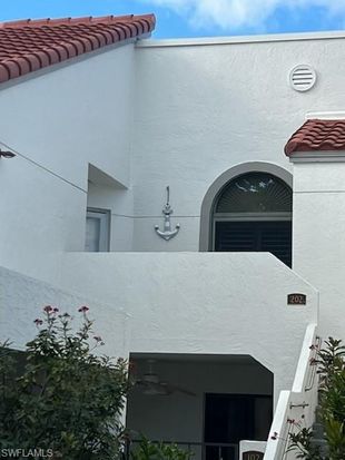 649 Beachwalk CIR #C202, Naples, FL 34108