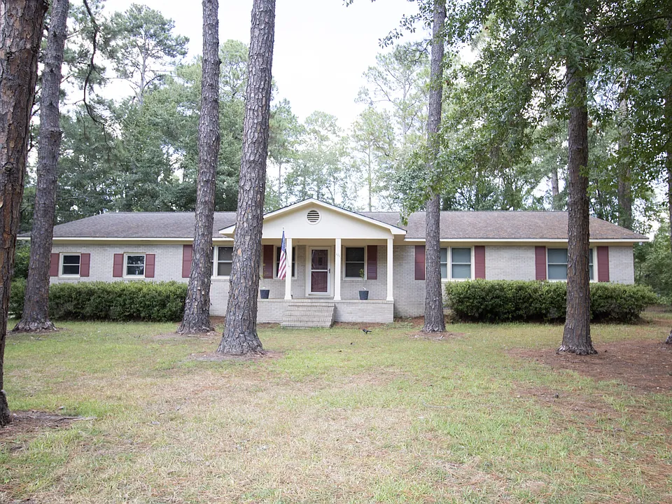 111 Ashley Ln