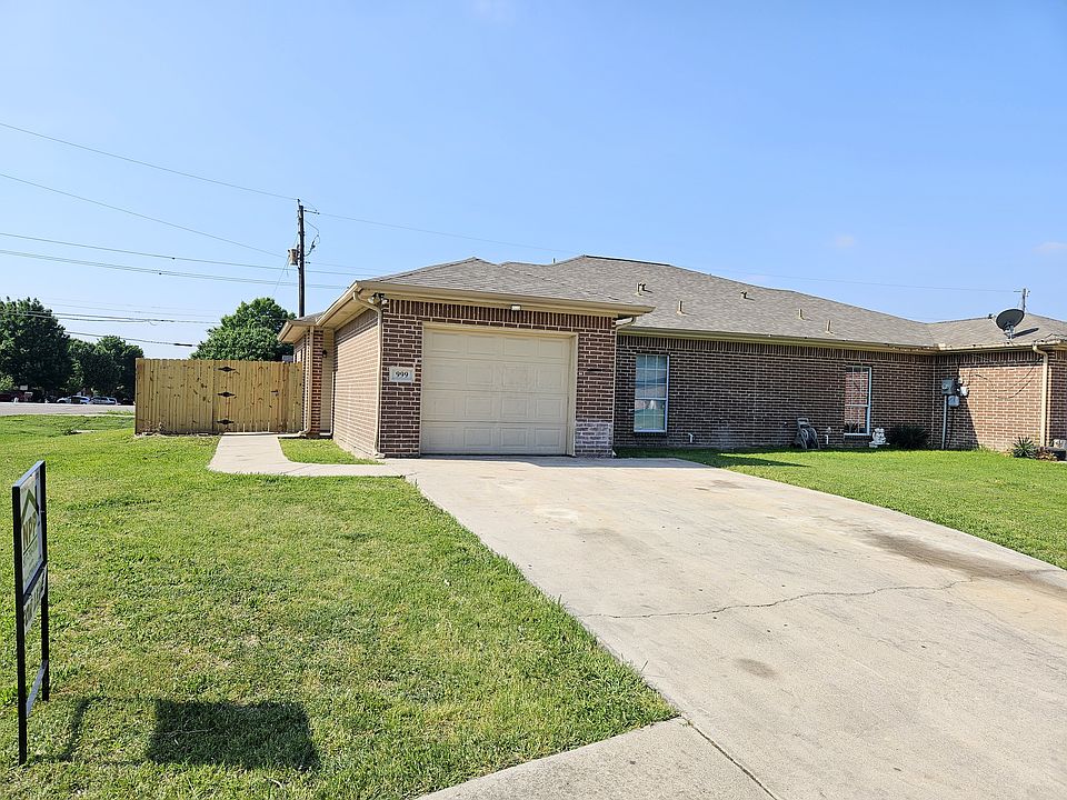 1st image of 999 Lake Dr