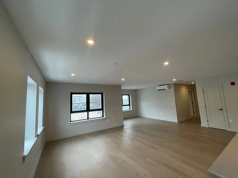 75 Chestnut St #302 — Photo 9