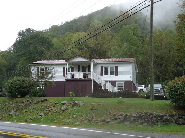 9427 Marshall Hwy, Bradshaw, WV 24817