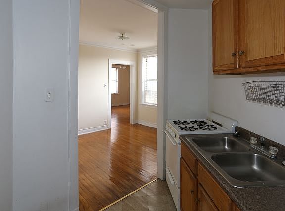 5th image of 3121 N Hamlin Ave APT 2F