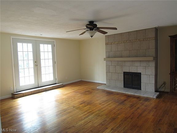 2nd image of 1155 East Blvd