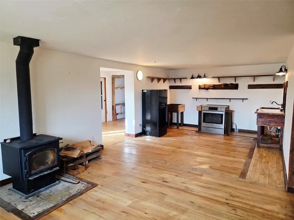 117 Yellowstone Rd, Whitehall, MT 59759