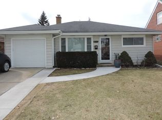 690 S Berkley Ave, Elmhurst, IL
