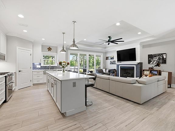 5th image of 22545 Frances Way