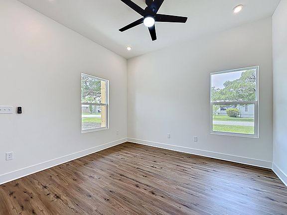 4th image of 252 Jackson Blvd