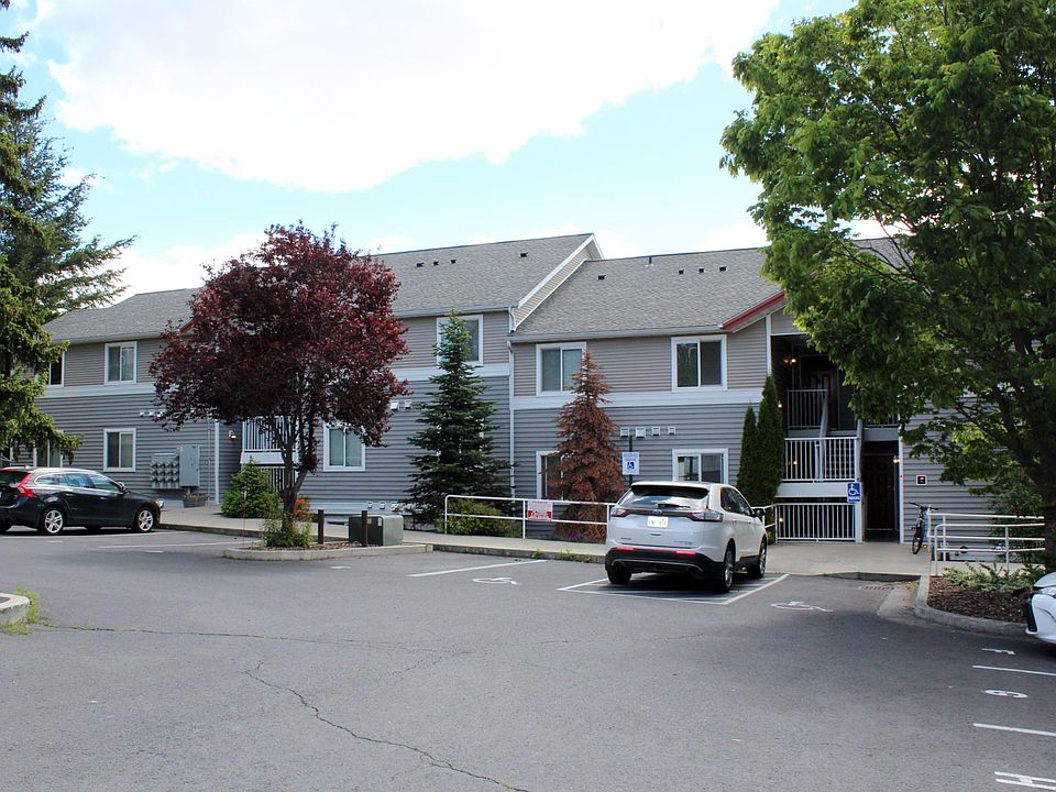 2nd image of 322 NE Maple St APT 9