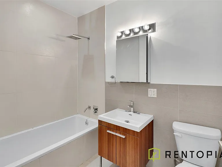 200 N 11th St #5M — Photo 7