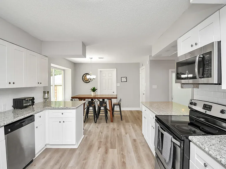 21722 Forest Glade Dr — Photo 12