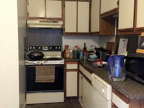 4th image of 2624 Beacon Hill Dr APT 108