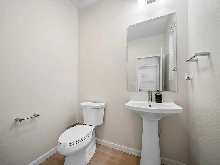 Powder bathroom - Second floor