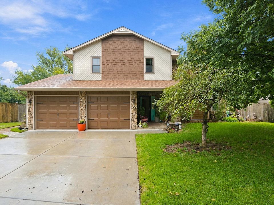 1st image of 10216 W May Ct