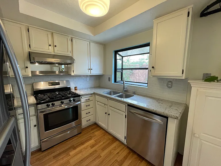 4231 Simsburry Cmn — Photo 7
