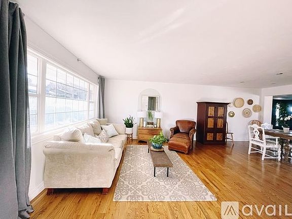 3rd image of 132 Pierce Dr