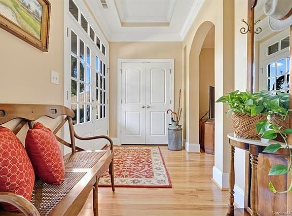 5th image of 706 Cherry Hills Pl