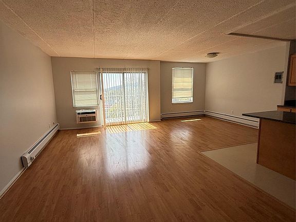 2nd image of 35 Park Ave APT 6T