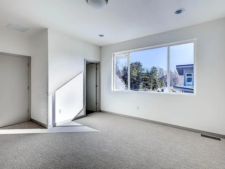 4010 Fenton Ct — Photo 9