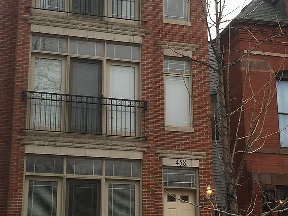 3rd image of 458 E Oakwood Blvd Unit 3