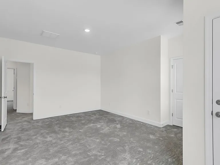 335 Chapman Cir — Photo 31