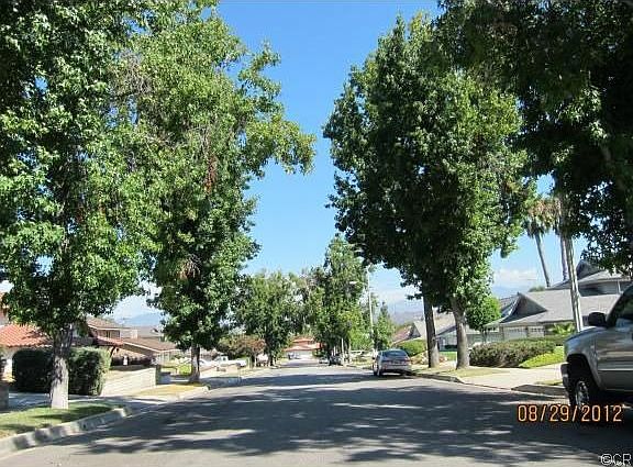 2nd image of 1049 Capen Ave