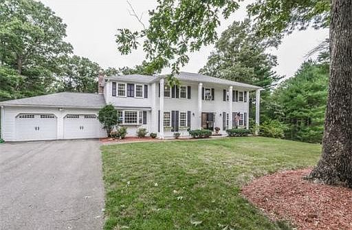 10 Lantern Ln, Norfolk, Ma 02056 