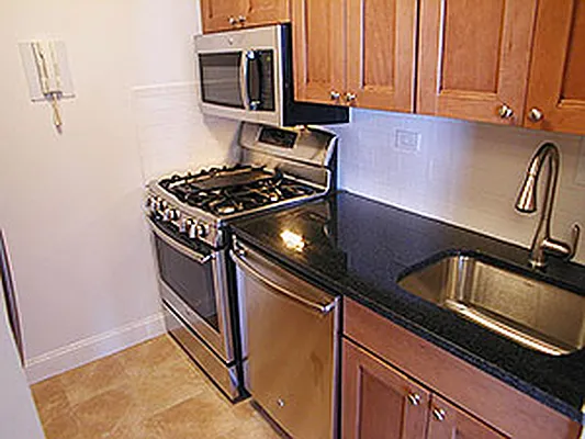 Sold by Verdi Square Realty | media 3