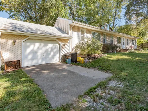 3 Wabash Pl, Belleville, IL 62220