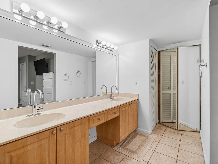 5851 Parkwalk Dr — Photo 50