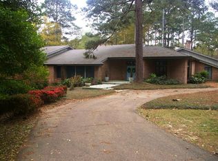 1032 Hawthorne Dr, McComb, MS 39648