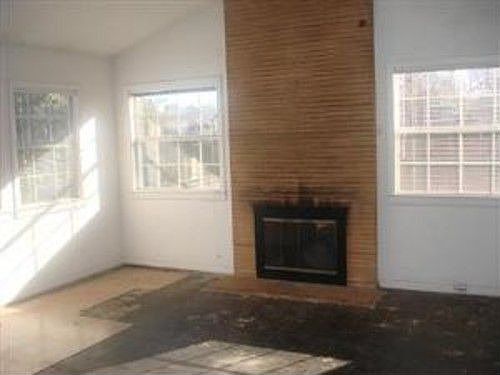 3rd image of 7916 Picnic Ct