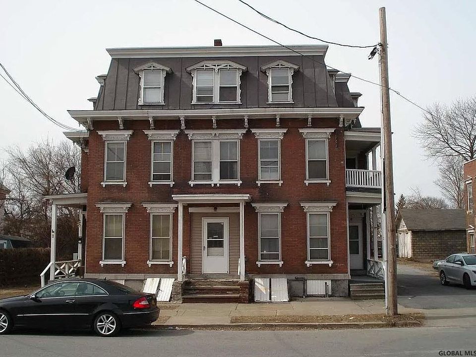 1st image of 6-8 Oak St