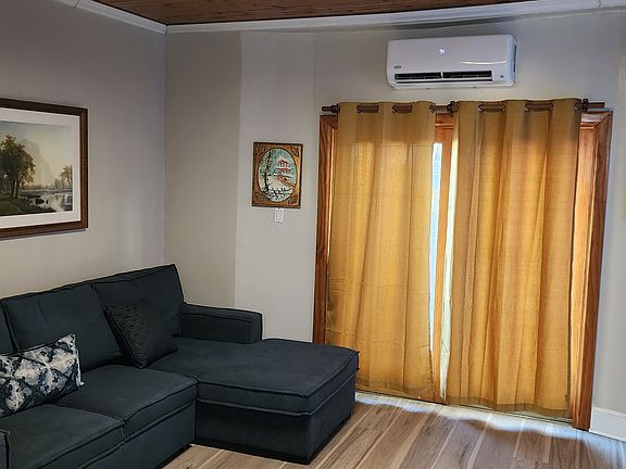 5th image of 376 Sheridan Blvd Floor 2