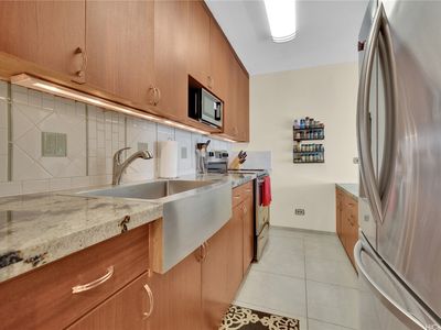 1519 Nuuanu Ave APT 1244, Honolulu, HI, 96817