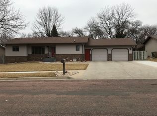 179 16th St NE, Watertown, SD 57201