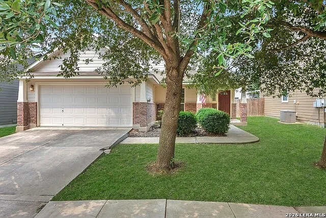 3 bed, 2.0 bath, 1873 sqft, $1,900 — Photo 2
