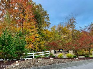 449 Summit Woods Rd, Moscow, PA 18444