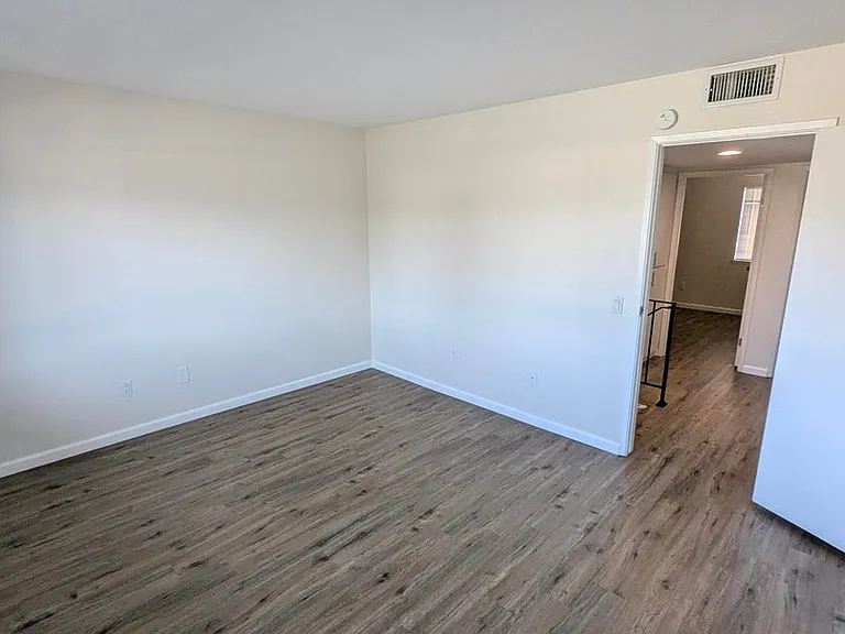 2260 N Indian Canyon Dr #B — Photo 13