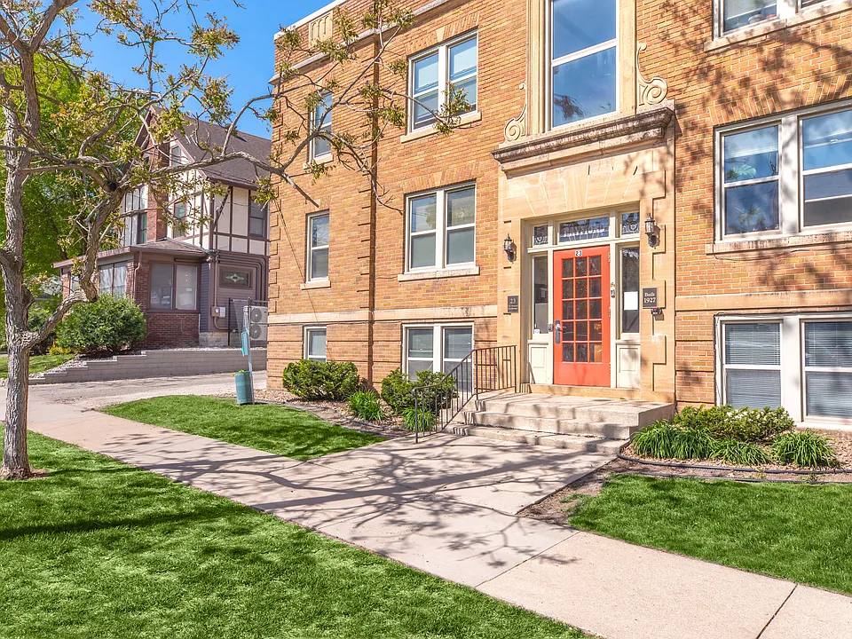 Raymond Apartments