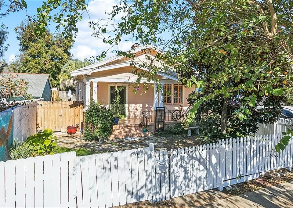 1st image of 2531 Aubry St