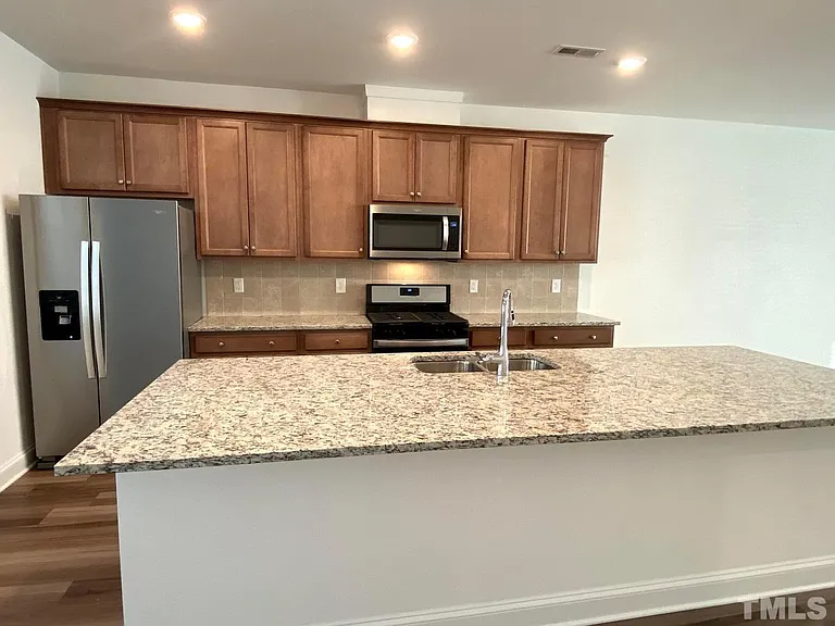 336 Clementine Dr — Photo 11